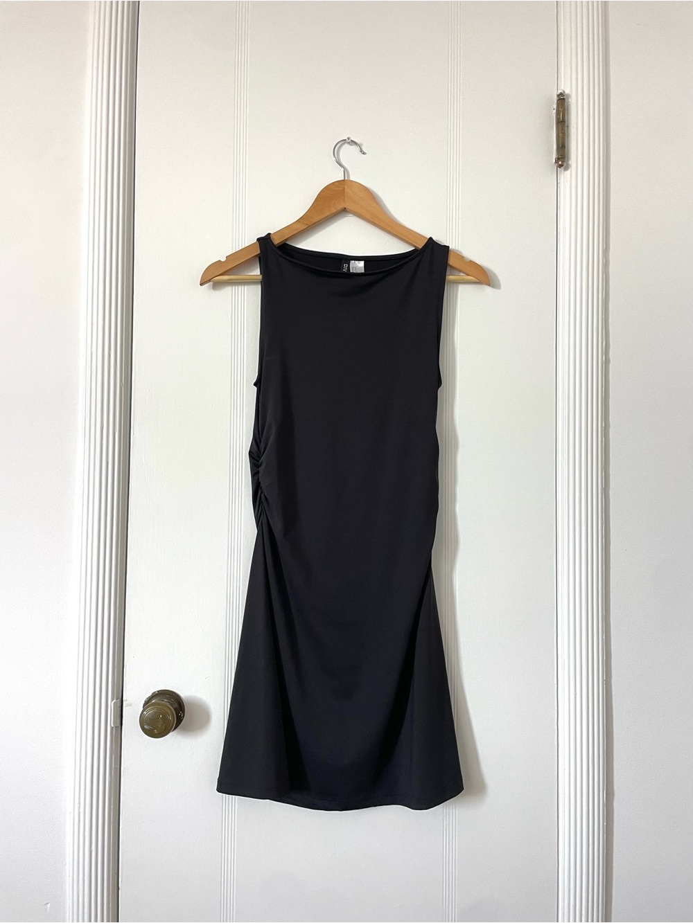 H&M Black Sleeveless Mini Shift Dress